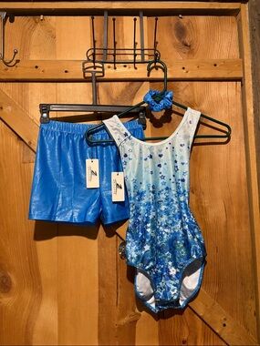 Girls' Blue Star-Print Gymnastics Set with Shiny Shorts and Hair Scrunchie